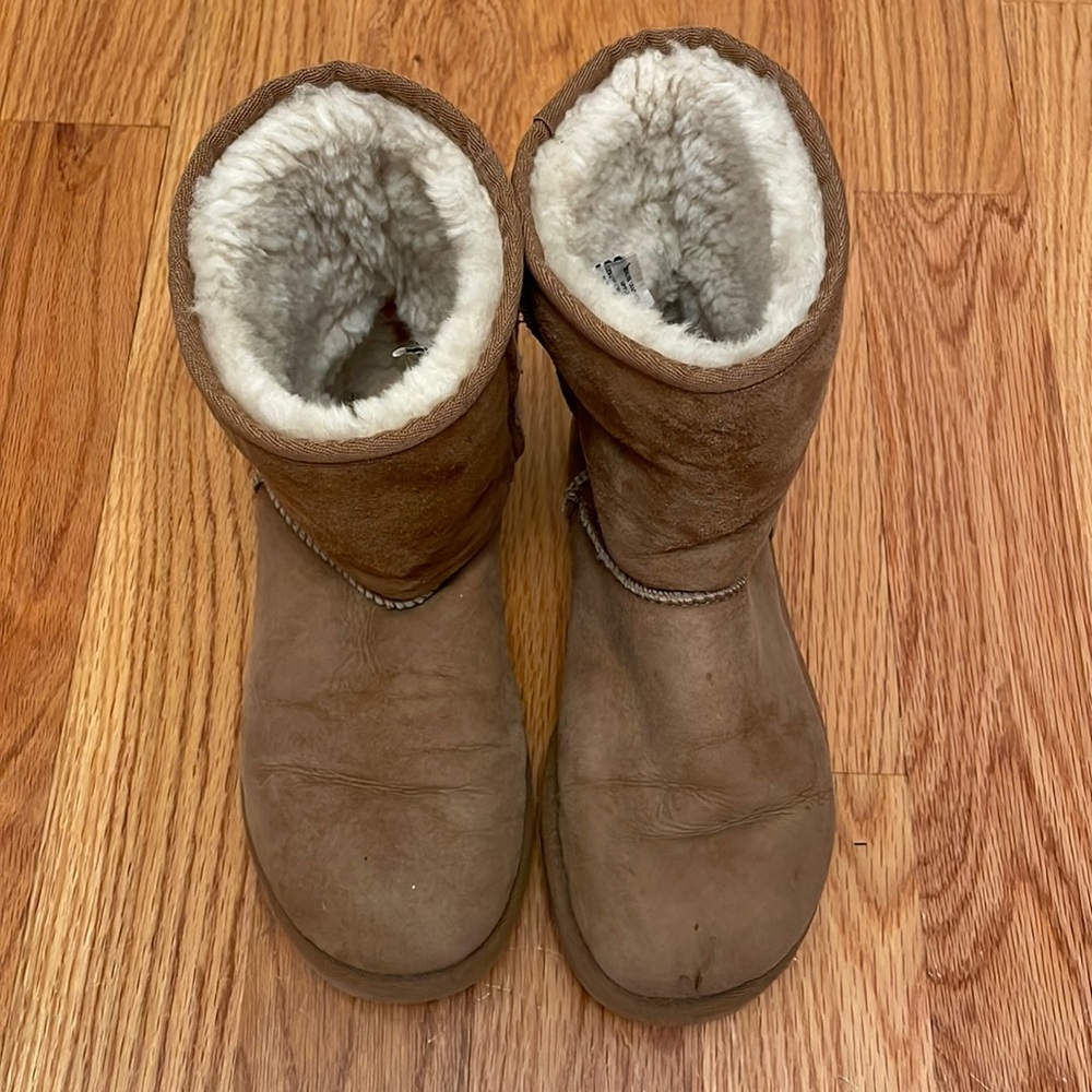 Gently used Women’s Uggs